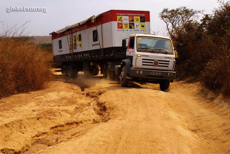 Angola, route to Luanda