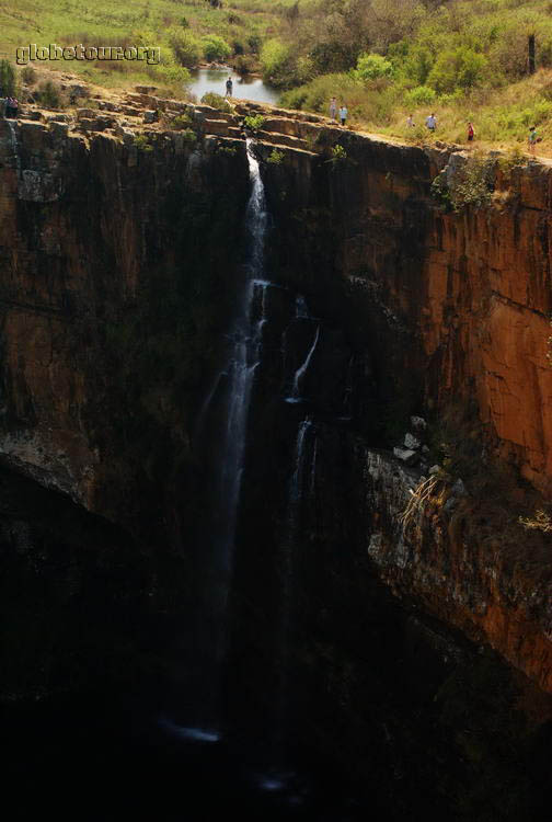 South Africa, London falls