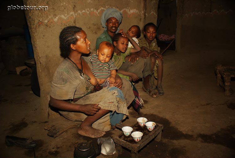 Ethiopia, family that invite us to coffe