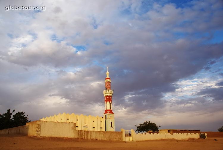 Sudan, bad and prety road to Wadi Halfa