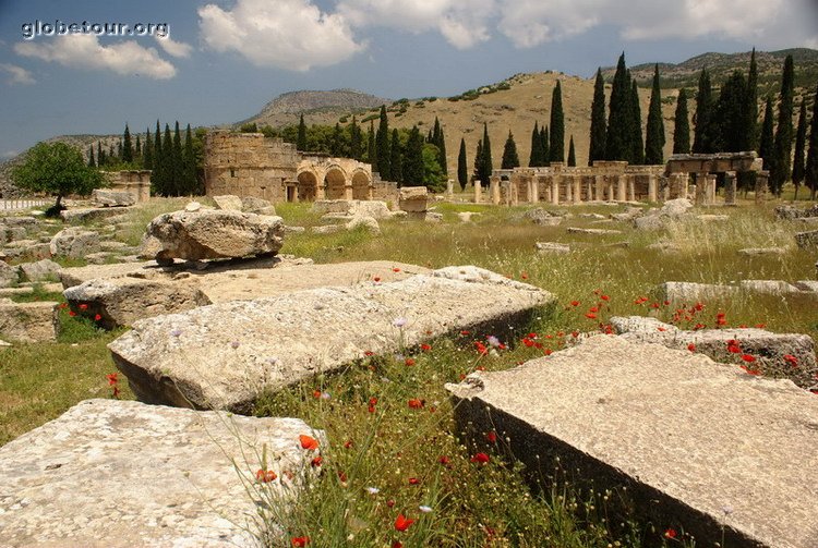 Turkey, Pamukale, ruins of Hierapolis