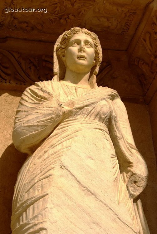 Turkey, efes, statue in library of Celsus