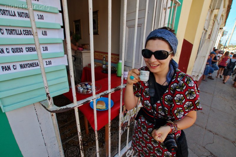 Cuba, Trinidad, en una de los típicas cafeterias