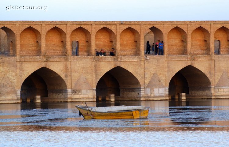 Iran, Esfahan, bridge in river Zayandeh