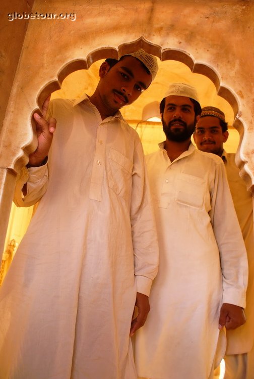 Pakistan, Derawar mosque