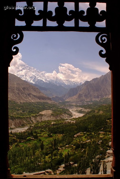 Pakistan, Karakorum Highway, Karimabad, Baltit ford