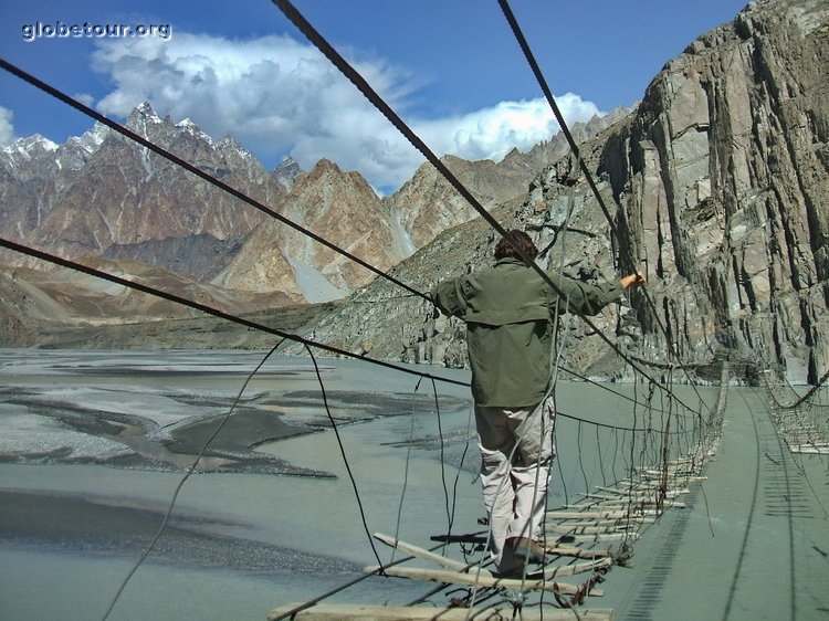 Pakistan, Karakorum Highway, hussaini bridg