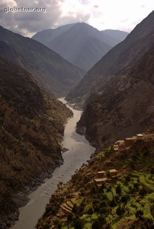 Pakistan, Karakorum Highway, Indus riber