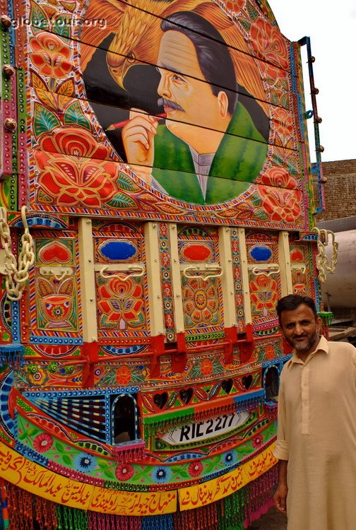 Pakistan, Rawalpindi, truck decoration workshops