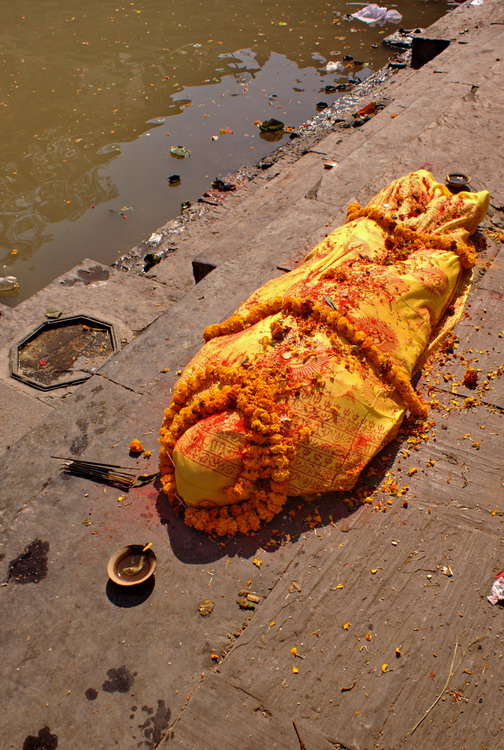 Nepal, Pashupatinath temple, death body ready to burn