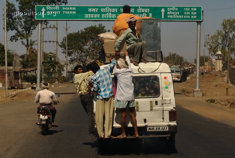 India, road to delhi