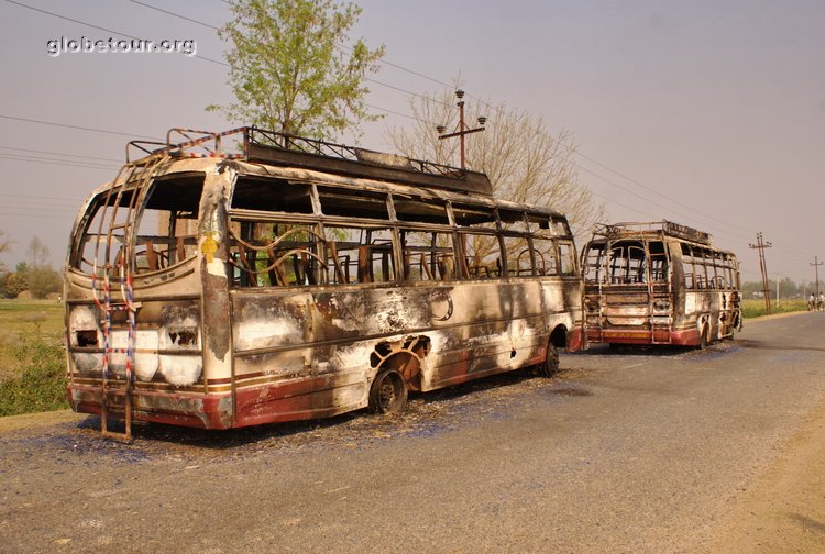 Nepal, strikes in Nepal road