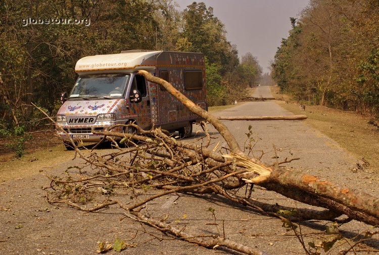 Nepal, strikes in Nepal road