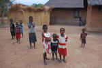 Malawi,+Family+at+entrance+of+Parc+Natural+de+Liwo