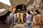 Pakistan,+Karakorum+Highway,+rock+falling